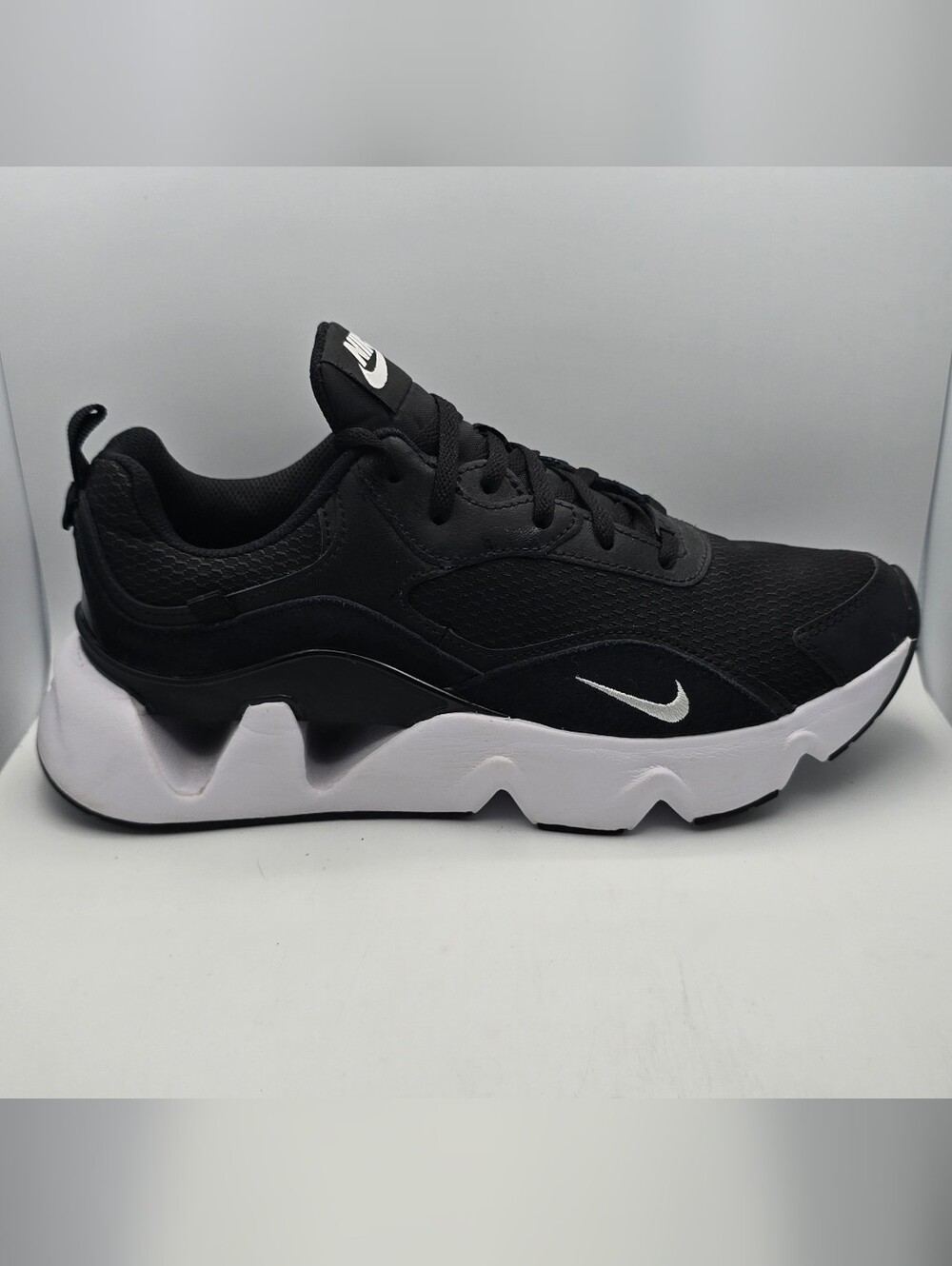 Nike Womens Ryz 365 2 Black White CU4874-001 Womens Size 8